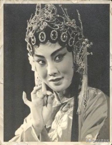 86岁郭兰英的一跪，让人掉泪！这一切源自周总理对她说的“传下去”