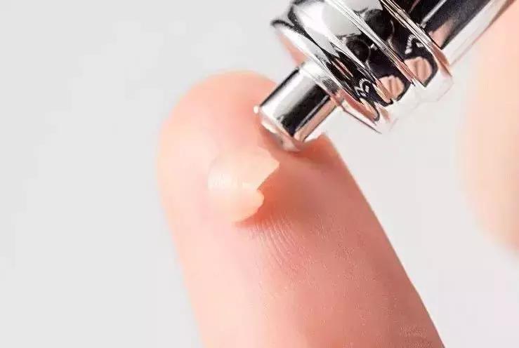 护肤黑科技顶级医美,用黑科技去除眼袋肿了十天