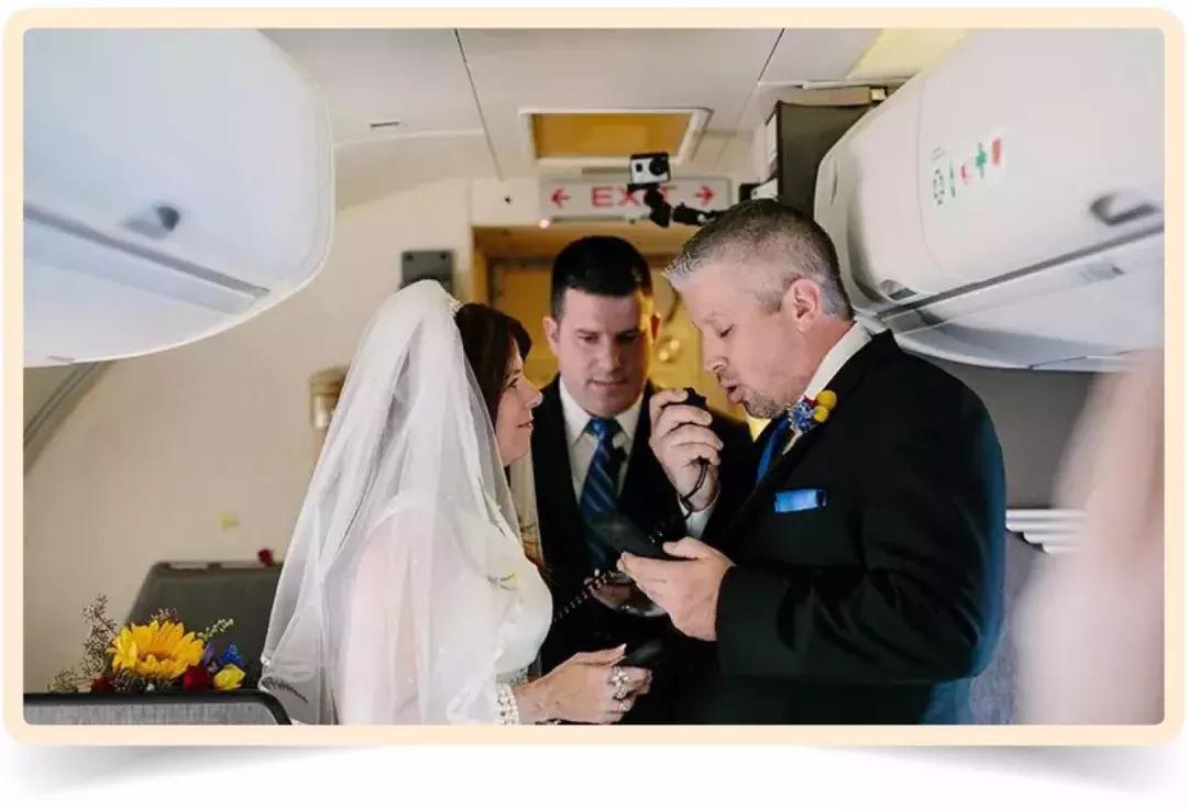 空姐在飞机上的坐姿,空姐坐飞机的奇葩经历