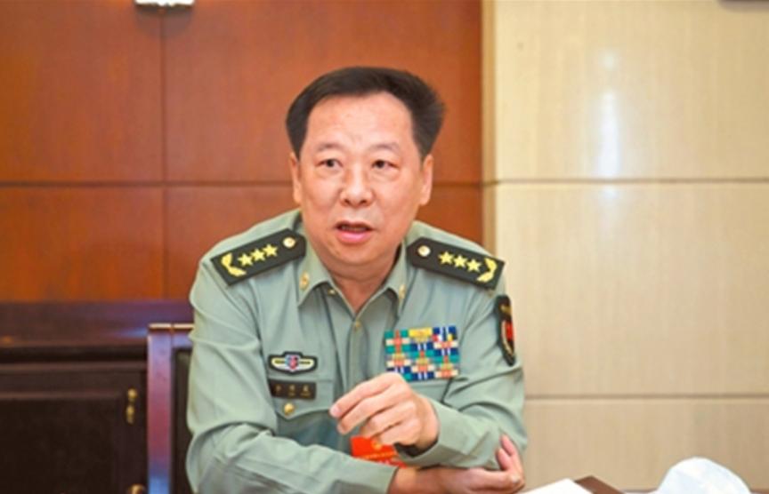 越战老兵回到曾经战斗过的地方,越战老兵讲述当年挡子弹