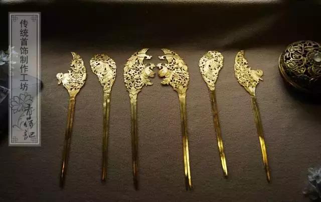 她用传承四千年的錾花技术，复原了红楼首饰