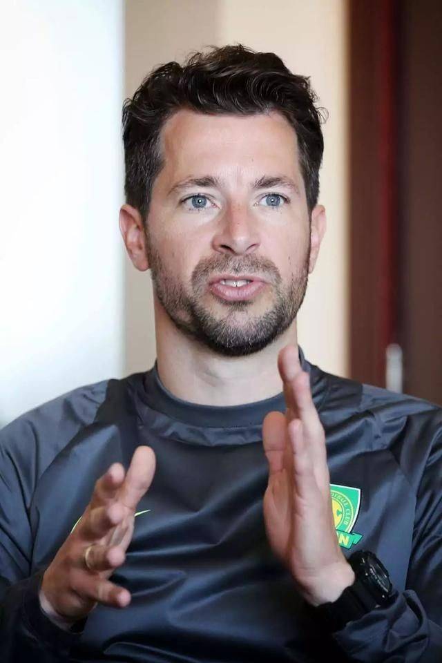 国足技术粗糙缺乏侵略性等问题,中国国足面对现实认清现状