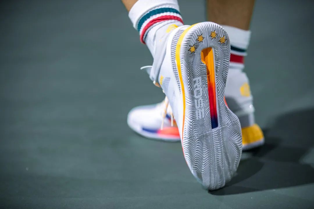 与罗斯11外形相像的鞋,罗斯11和米切尔3怎么选