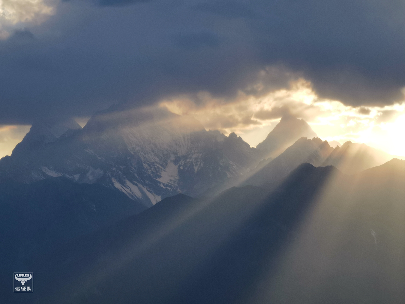 稻城亚丁至玛娜茶金如何走,四川木里县到玛娜茶金自驾