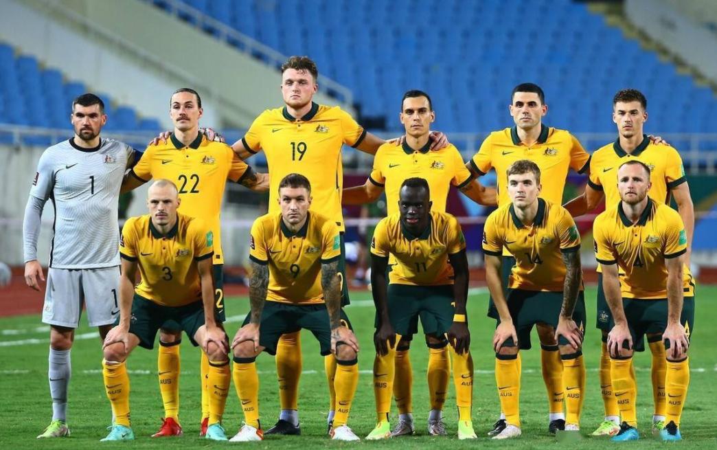 国足能赢中国香港队吗,国足能赢这两支日本球队吗