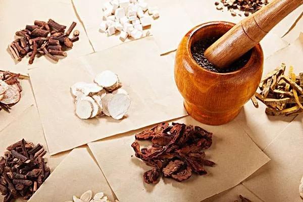 日本用中医挣了全世界的钱,日本靠汉医挣钱