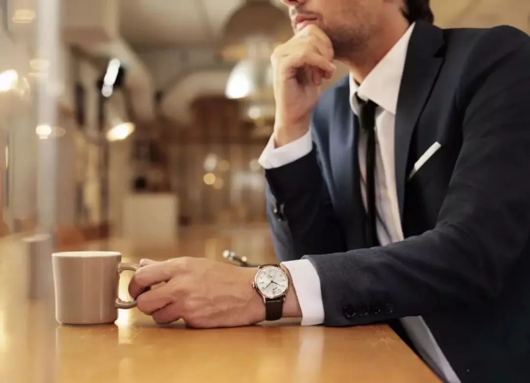 回家过年戴什么饰品好看,万国手表和浪琴哪个手表好