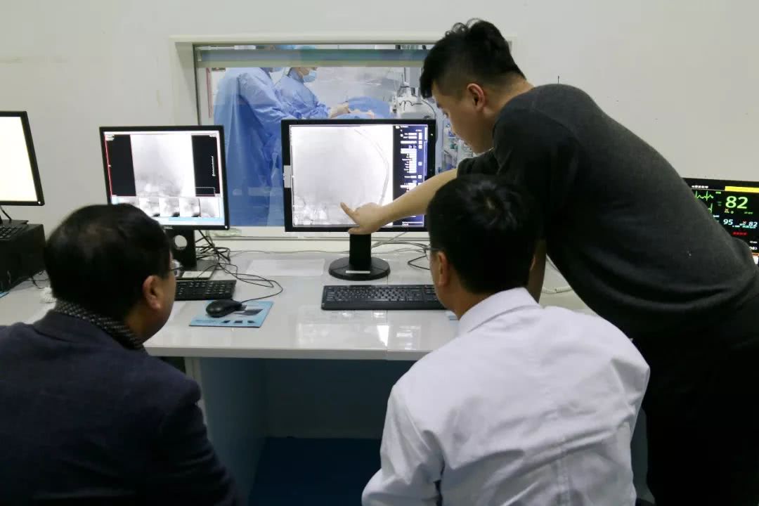 医院首例脑血栓机械取栓手术,县医院取栓治脑梗