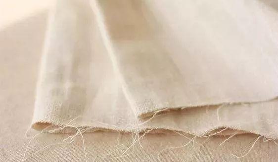 夏天穿哪种面料舒服且不会容易臭,夏天穿哪种棉的衣服不会热