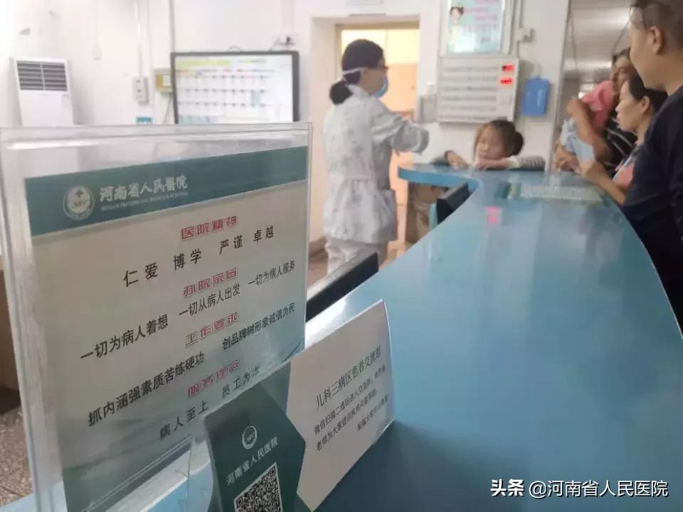 这种小电池差点毁了3个小宝宝！快把它从孩子身边拿开
