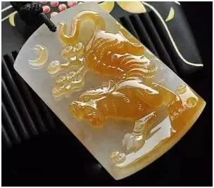 翡翠貔貅的寓意和佩戴技巧,翡翠貔貅戴什么链子