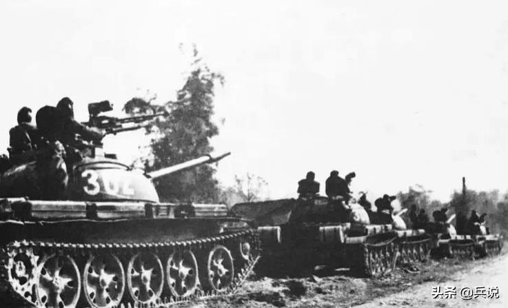 越南老兵重回当年战斗过的洞穴 (越南老兵回忆丛林战争)