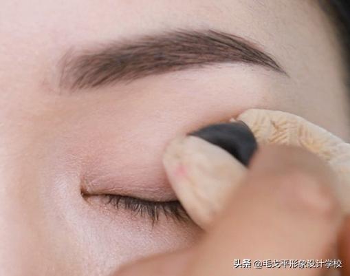 眼妆怎么画法干净不会显脏,眼妆怎么画干净好看