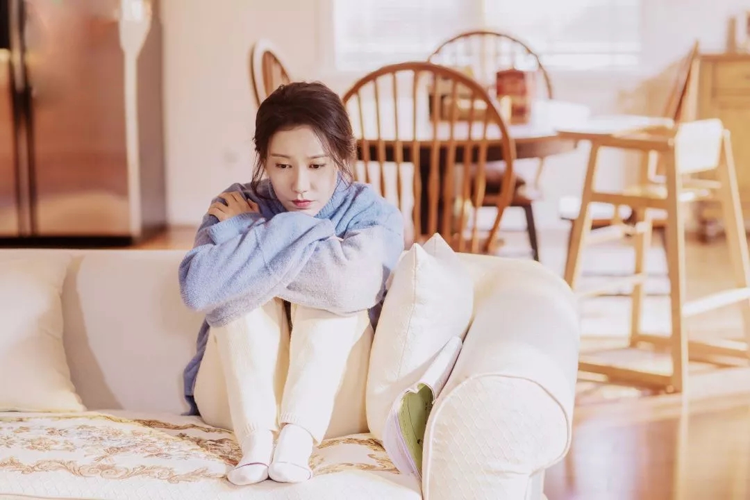 为什么有了孩子后夫妻关系变差,中年夫妻感情变淡怎么解决