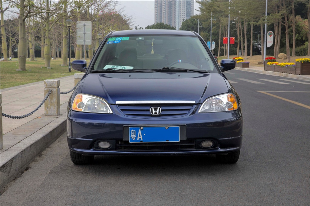 这台思域当年售价比雅阁还贵，如今车友为情怀将其收入囊中