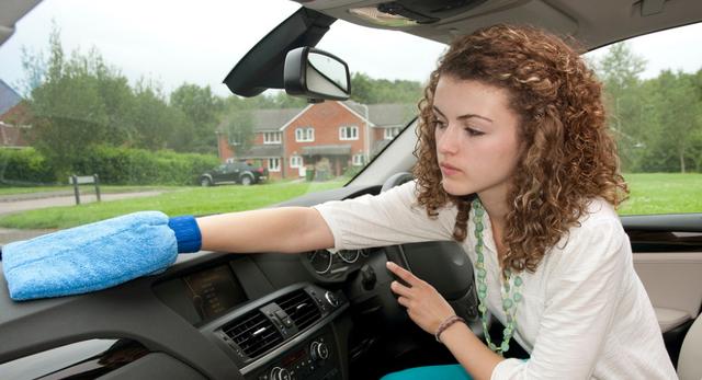 在家自己洗车用什么洗最干净,洗车请注意这些地方不要忽视