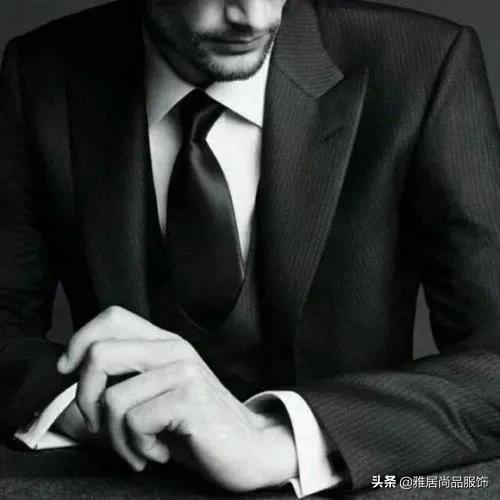 灰色西服,最毁西装的三大原因