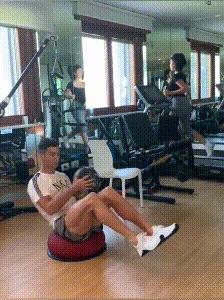 这个站在足坛巅峰的男人,身价翻了数十倍,34岁还有18岁的身体?