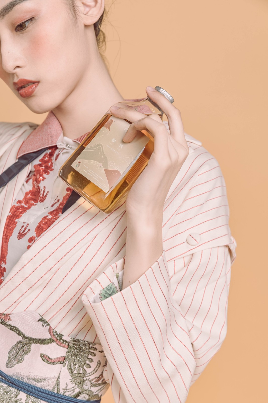 喜茶时装图片,喜茶2019二月新品