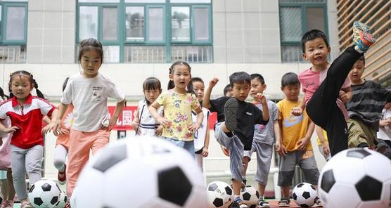 幼儿园新颖体育主题活动,幼儿园运动走红