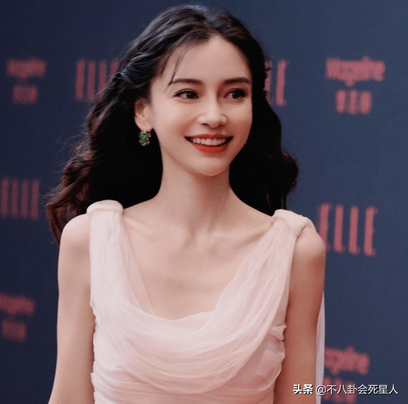 金晨颖儿姜妍环球影视城,金晨穿礼服超瘦