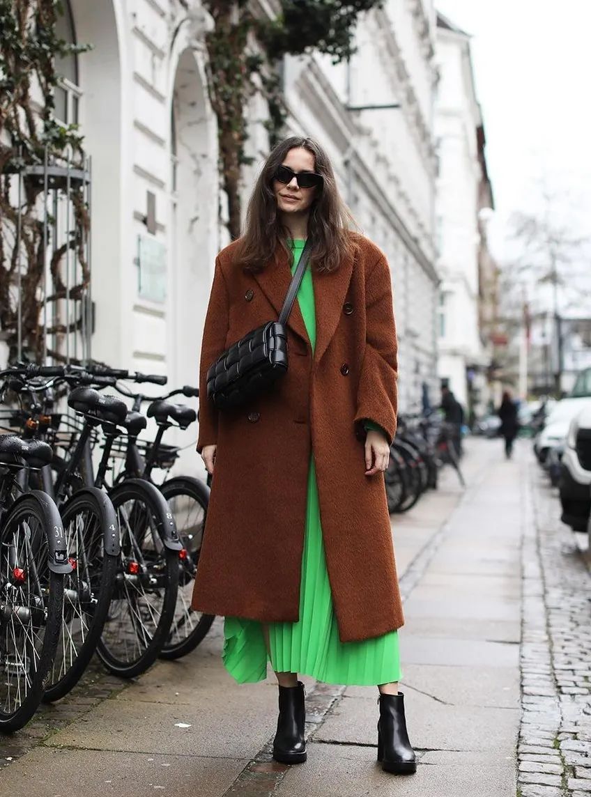 你还在买这么贵的大衣吗,买了件比较贵的大衣有些后悔