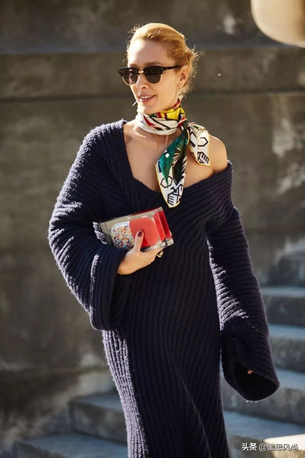 丝巾的正确佩戴方式,丝巾的正确佩戴方法