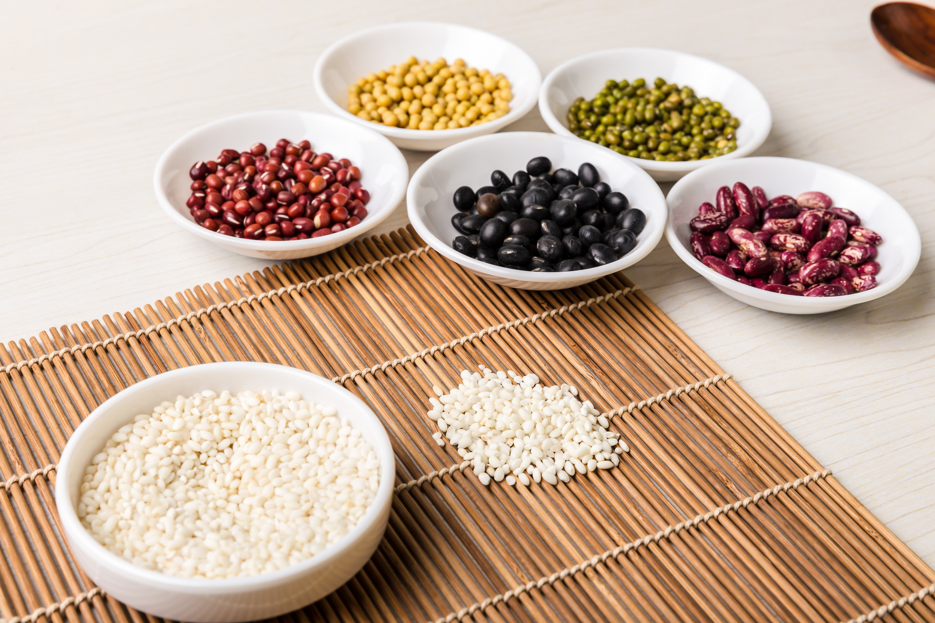 孕期长胎不长肉还饿得快怎么吃,孕期老是饿吃东西控制不住体重