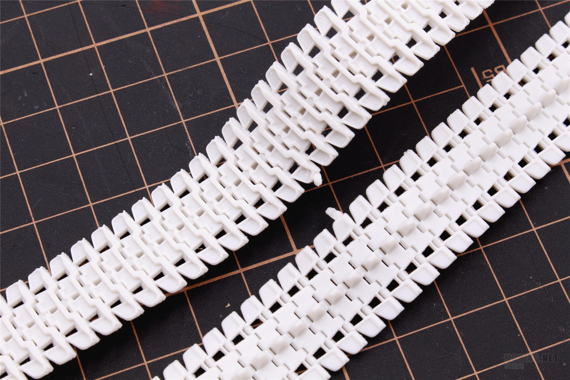 MENG,SS-018-1/35以色列“雌虎”重型装甲运输车-简介与开盒