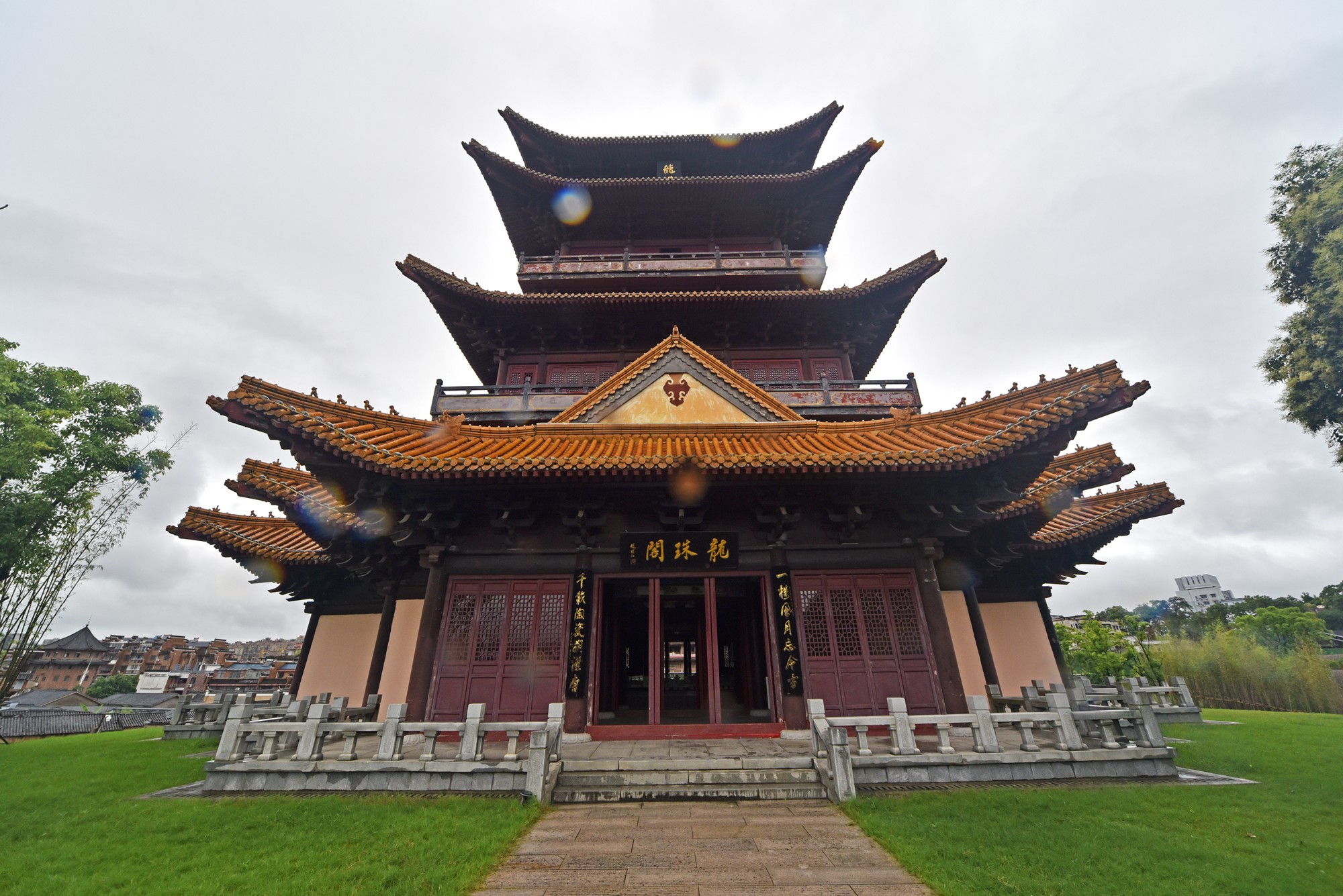 景德镇近代瓷器发展,千年瓷都景德镇有哪些瓷器