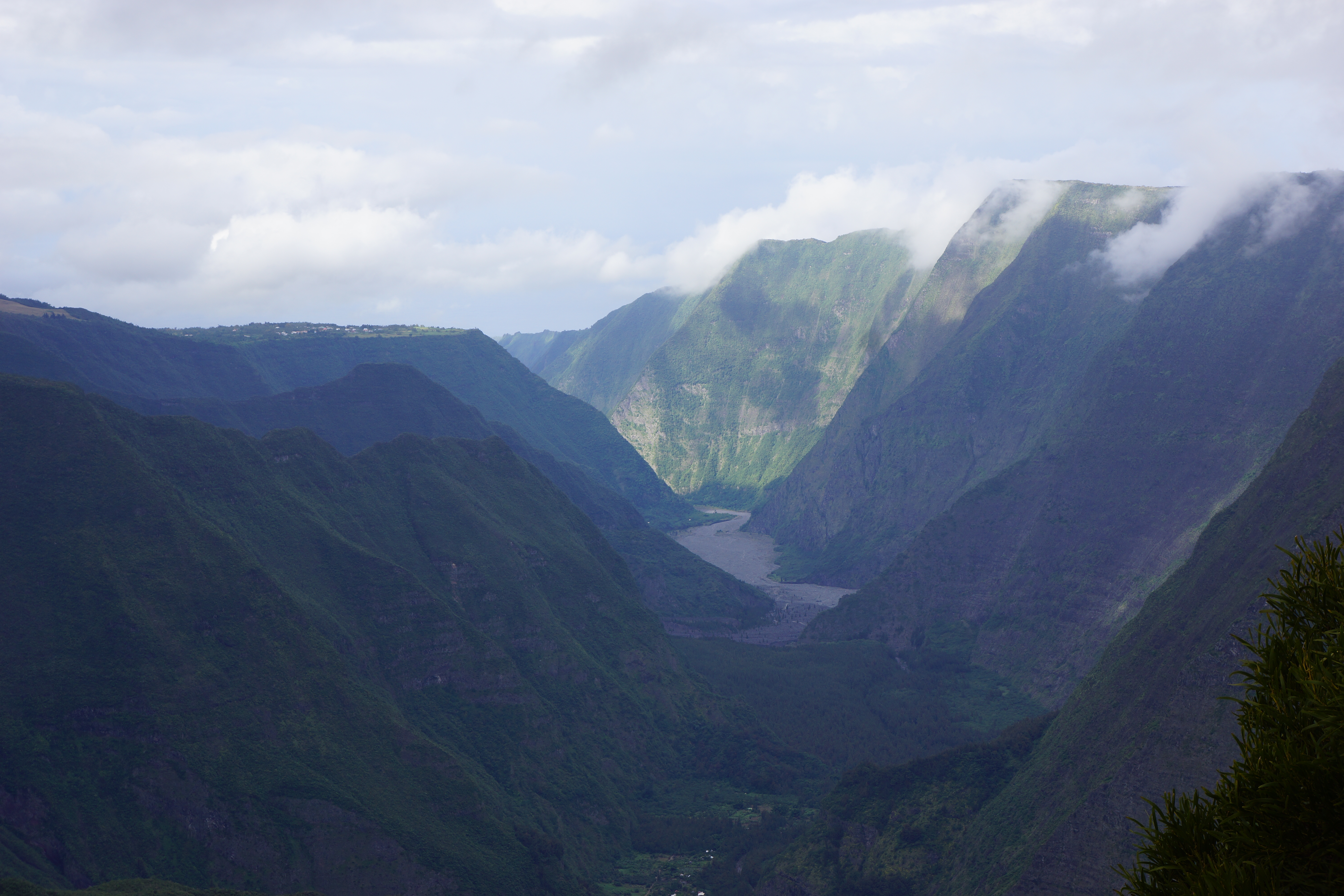 留尼汪火山岛在哪里,留尼汪火山岛灵异事件