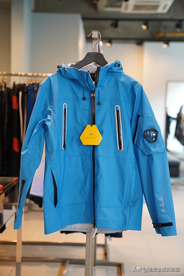 我们逛了天的成都时代奥莱，为你整理出这份春节新衣精明采购清单