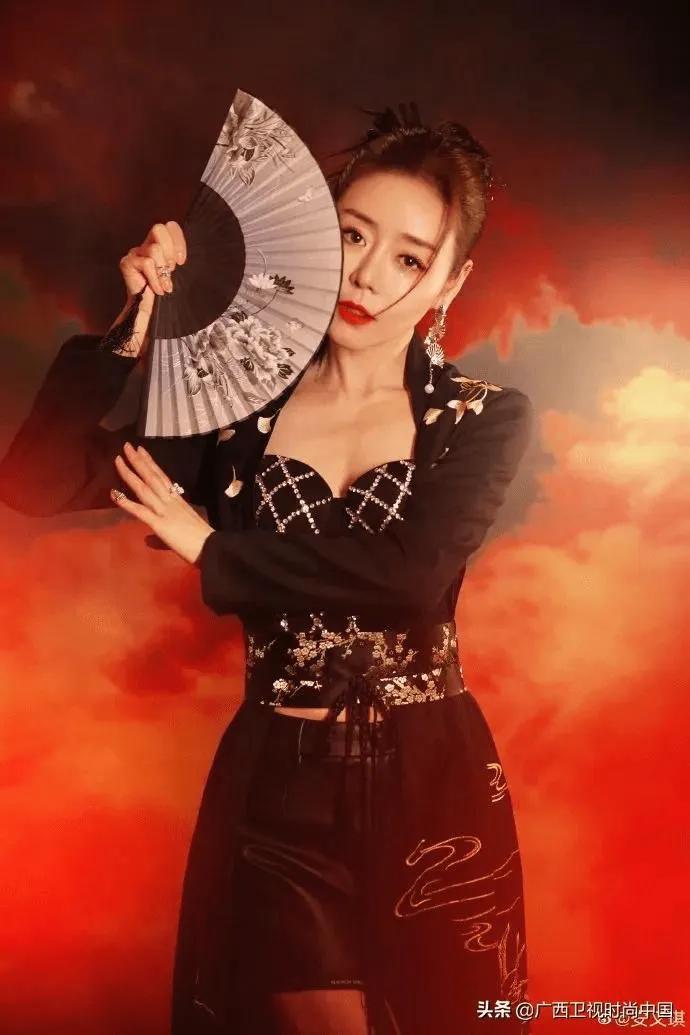 回忆十几年前超女比赛哽咽,当年的超女有多可怕