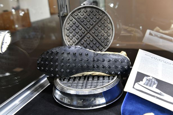 世界上最贵的耐克跑鞋,世界纪录的耐克鞋