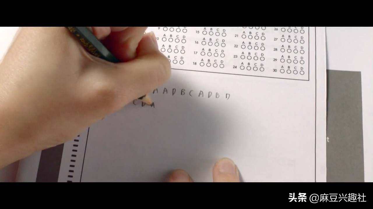 天才枪手根据亚洲最大作弊案改编,2014年轰动亚洲的考试作弊案解说