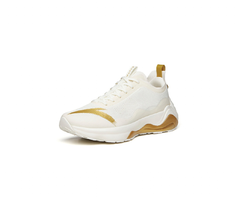 安踏颁奖服国旗版,安踏星标系列奥运领奖鞋