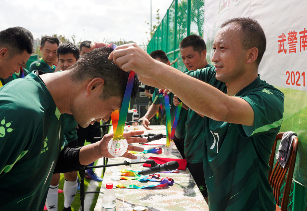 军队足球赛,军营足球