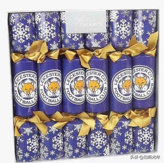 英超各球队争奇斗艳，还有没有更丑的？情侣可慎重买连体毛衣啊！