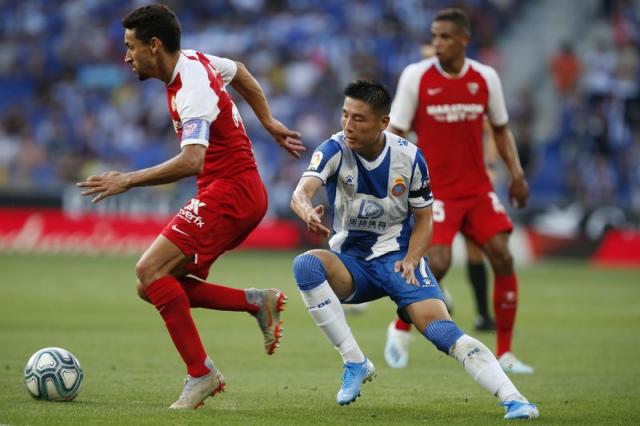 武磊身披7号球衣视频,武磊7号球衣多一点