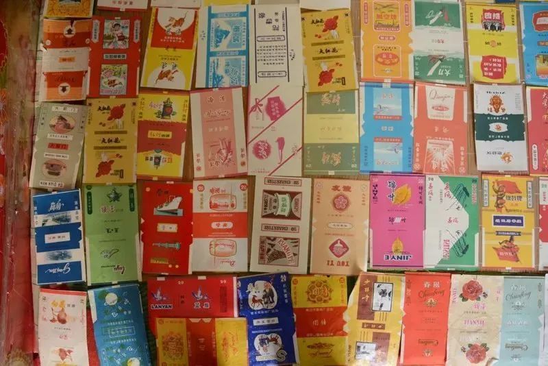 叠烟盒摔三角完整视频,儿时叠香烟