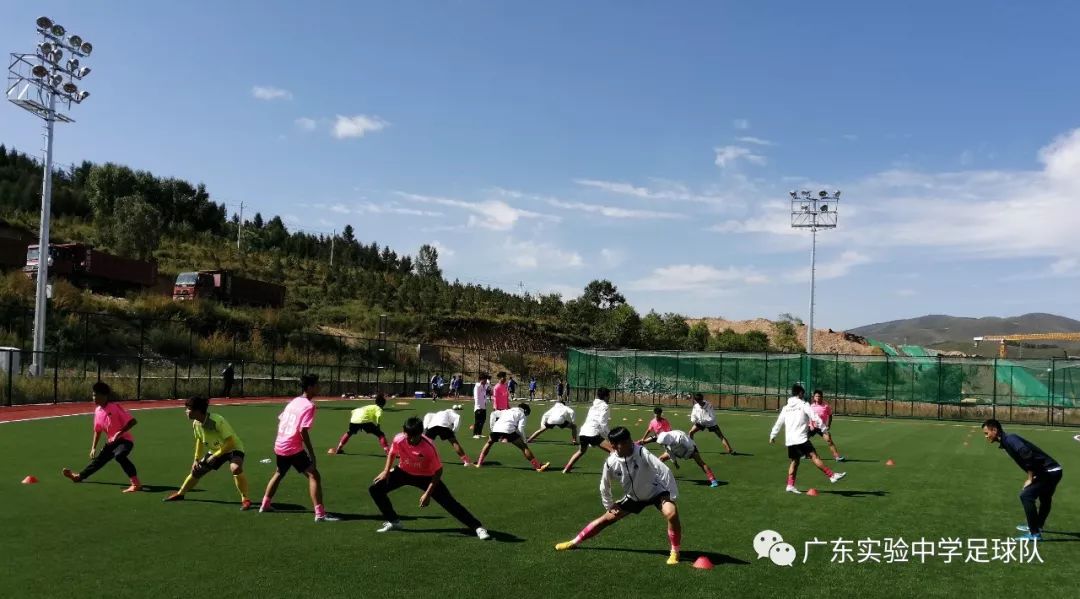 只争朝夕不负韶华一年级,只争朝夕不负韶华学校