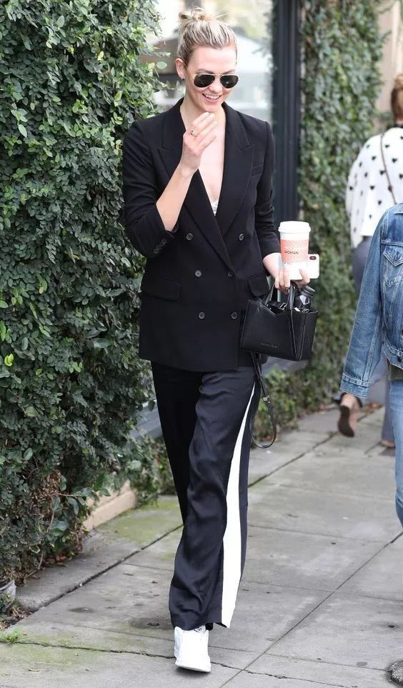 人生处处是陷阱,人生处处是陷阱只有躲起来最安全