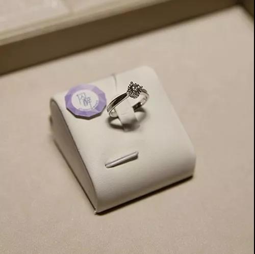 我膨胀了，在武商世贸广场的黄金珠宝手表区逛痴了迷