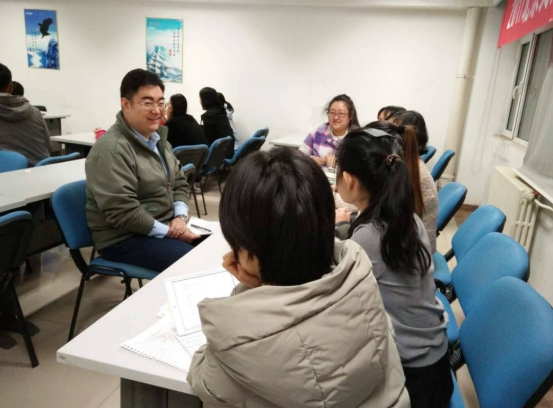 考研复试给导师送礼多少比较好,考研复试到底要不要给导师发邮件