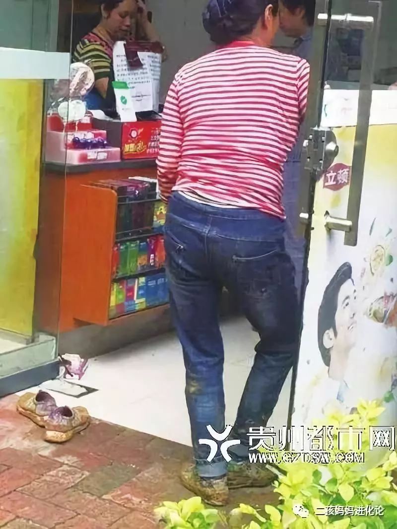 64岁陈道明偶遇84岁牛犇：不经意的动作，暴露了他真正的教养