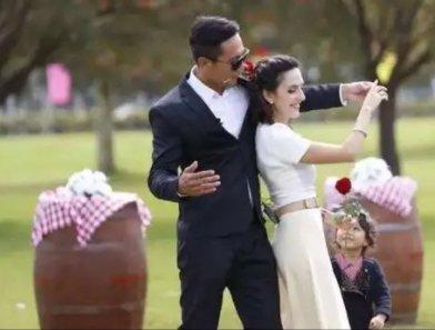 刘烨谈谢娜刘烨和谢娜在机场相遇,谢娜陪伴刘烨六年最终还是分开