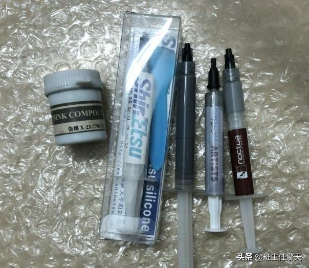 联想笔记本清理灰尘技巧+修理断裂的螺丝柱