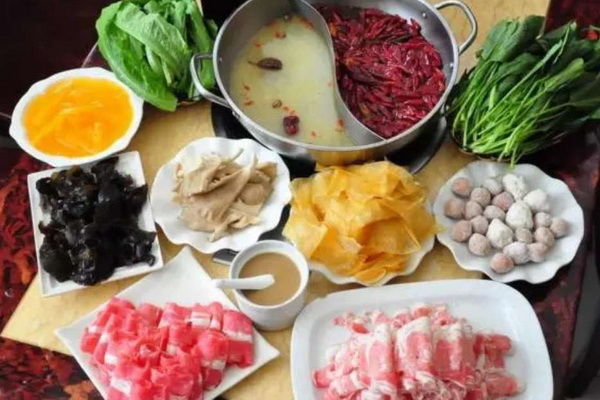 火锅自己在家做法好吃,在家简单弄火锅怎么弄