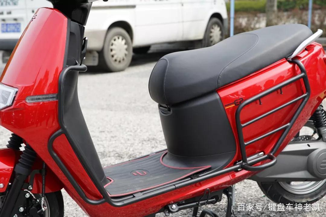 续航200公里超强电动车,大阳混动摩托最新