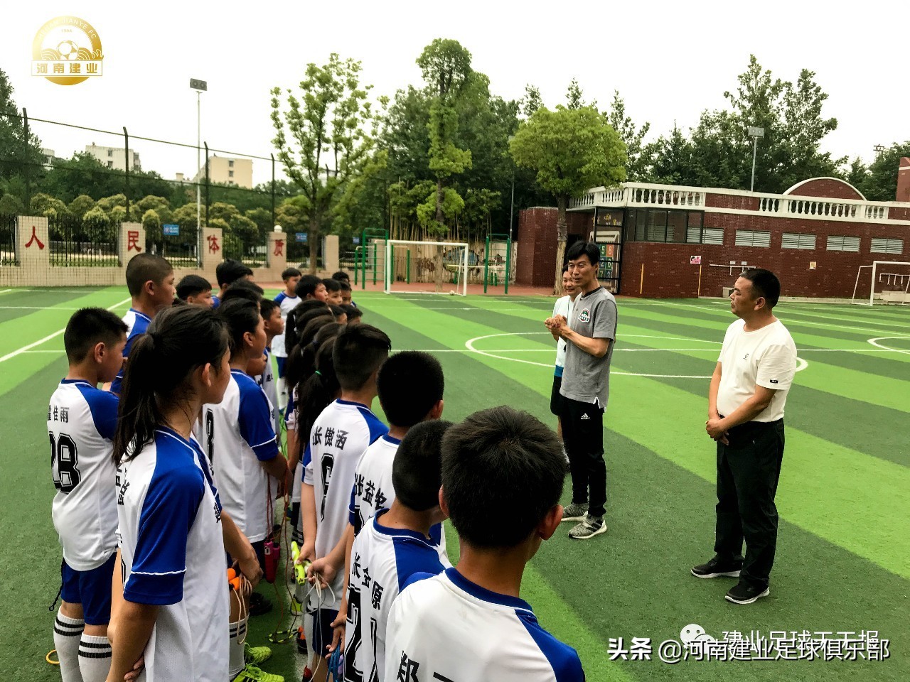 区楚良足球青训,区楚良为足球做出过什么贡献